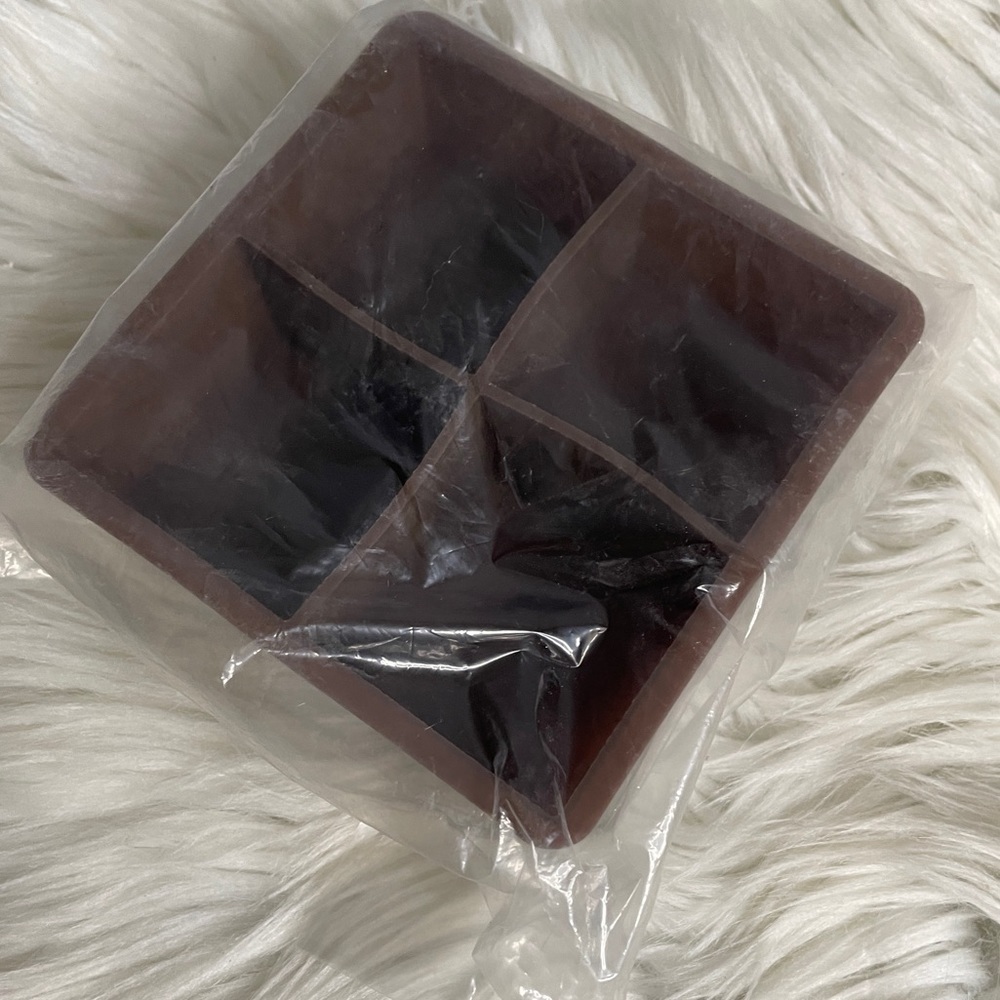 WOODFORD Reserve brand new 4 bourbon ice cube silicone tray